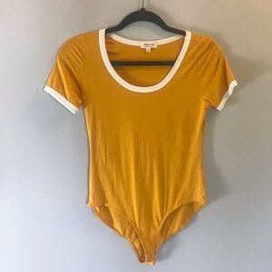 🛍70s inspired mustard yellow bodysuit with snaps